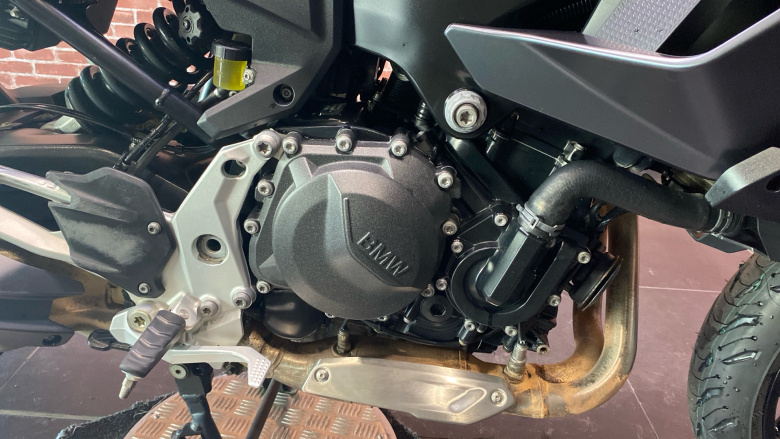 BMW F900 XR